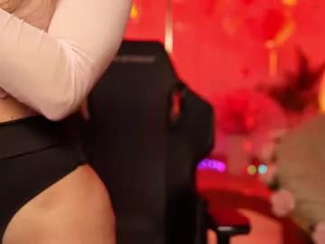 Interactive and immersive: Energize your taste buds and check-out our delicious showcase of featured shows with passionate hosts getting their steamy curves fucked with their desired vibrating toys.