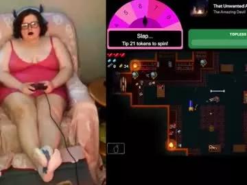 Check-out your craziest wishes with our pick of gaming cams models, featuring big knockers, round tails and tight twats.