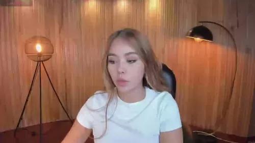 carolinegrace from Cherry is Freechat