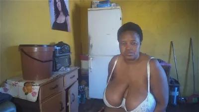 honeglobe27 from Cherry is Freechat