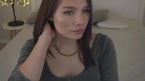 icedanielle from Cherry is Freechat