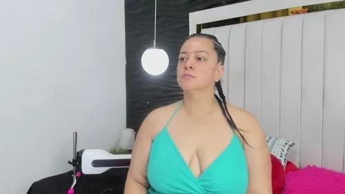 luciavonne from Cherry is Freechat