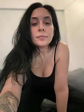 -SquirtSiren- from StripChat is Freechat