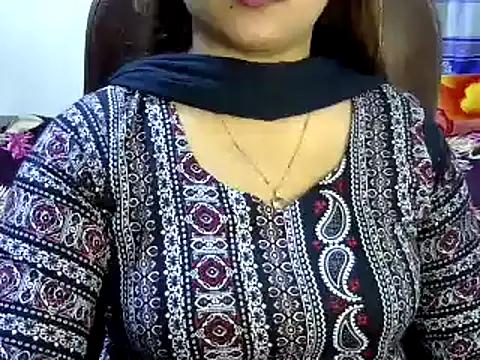 BengaliQueenStar from StripChat is Freechat