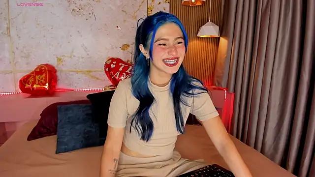 bluestar_taylenn from StripChat is Freechat