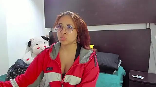 Crystal_rennie from StripChat is Freechat