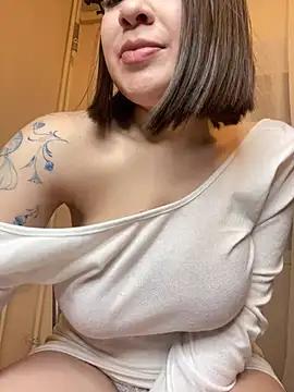 EllyBigTits from StripChat is Freechat