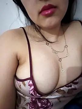 Hot-Barbie- from StripChat is Freechat