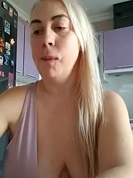 HotJanet from StripChat is Freechat