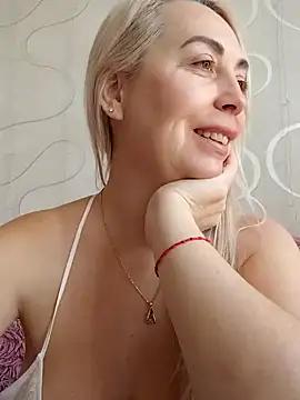 HotJanet from StripChat is Freechat