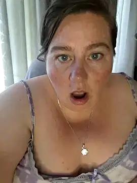 Iceprincess2bad4u from StripChat is Freechat