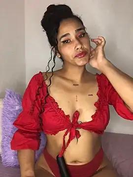 jaderossxx from StripChat is Freechat