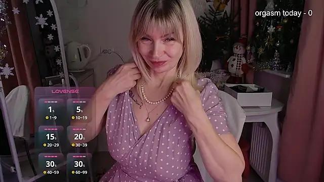 JuliaVilnet from StripChat is Freechat