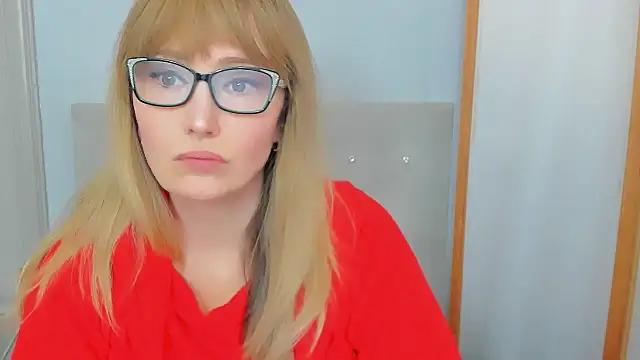 JustineSensual from StripChat is Freechat