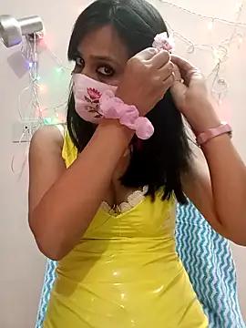 Khushi_hotgoddess from StripChat is Freechat