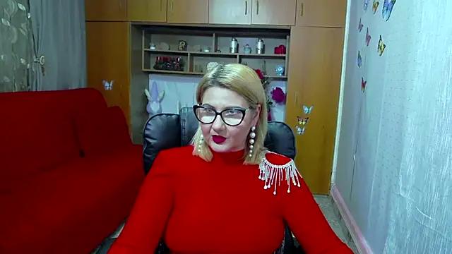 LucilleFenlys from StripChat is Freechat