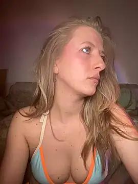 Lucyslilpudding from StripChat is Freechat