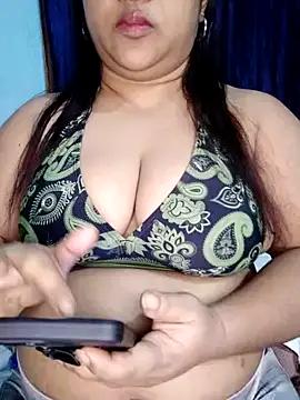 Lusty_bhabhiji from StripChat is Freechat