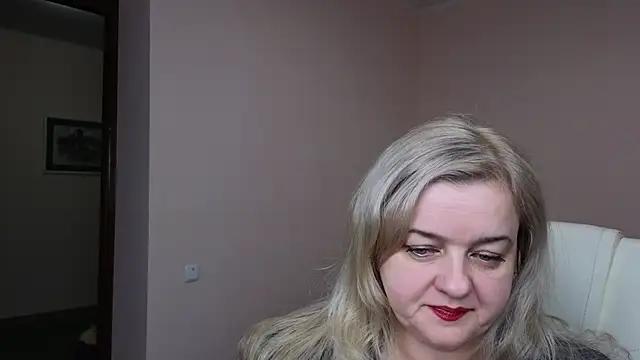 Mary_Mirror from StripChat is Freechat