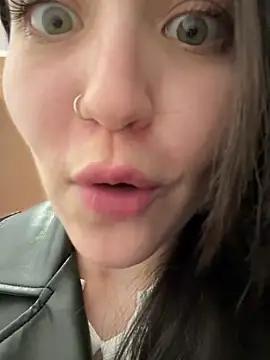 meow_girl from StripChat is Freechat