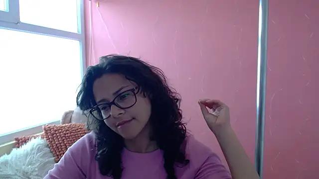 morahaze from StripChat is Freechat