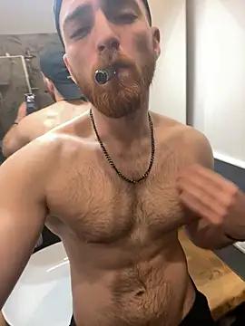 reditalianbear from StripChat is Freechat