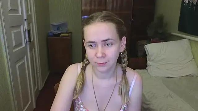 Riley_Roo from StripChat is Freechat