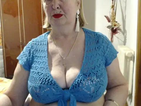 Secretfox from StripChat is Freechat