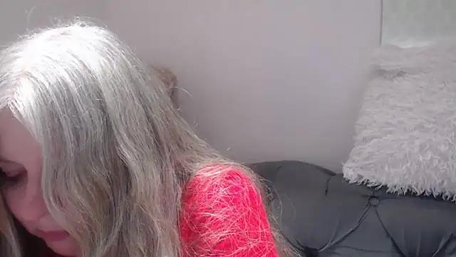 Silver_Sofia from StripChat is Freechat