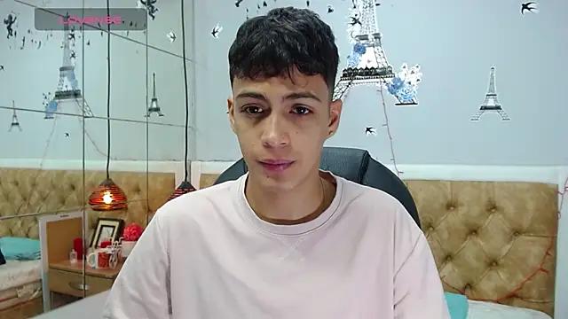 SkinnyBoy_ from StripChat is Freechat