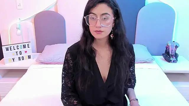 SophieGomez22 from StripChat is Freechat