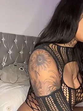 taylor_luciana from StripChat is Freechat