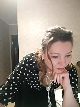 VselenaSun402 from StripChat is Freechat